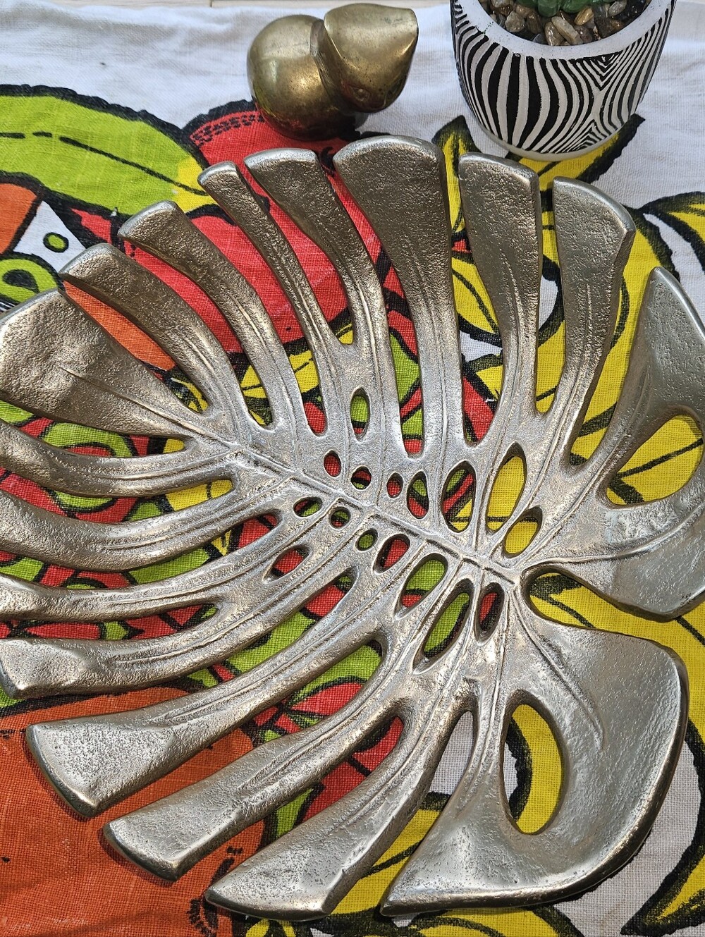 Silver/Gold Elegant Metal Tropical Monstera Leaf Shaped Decorative Tray